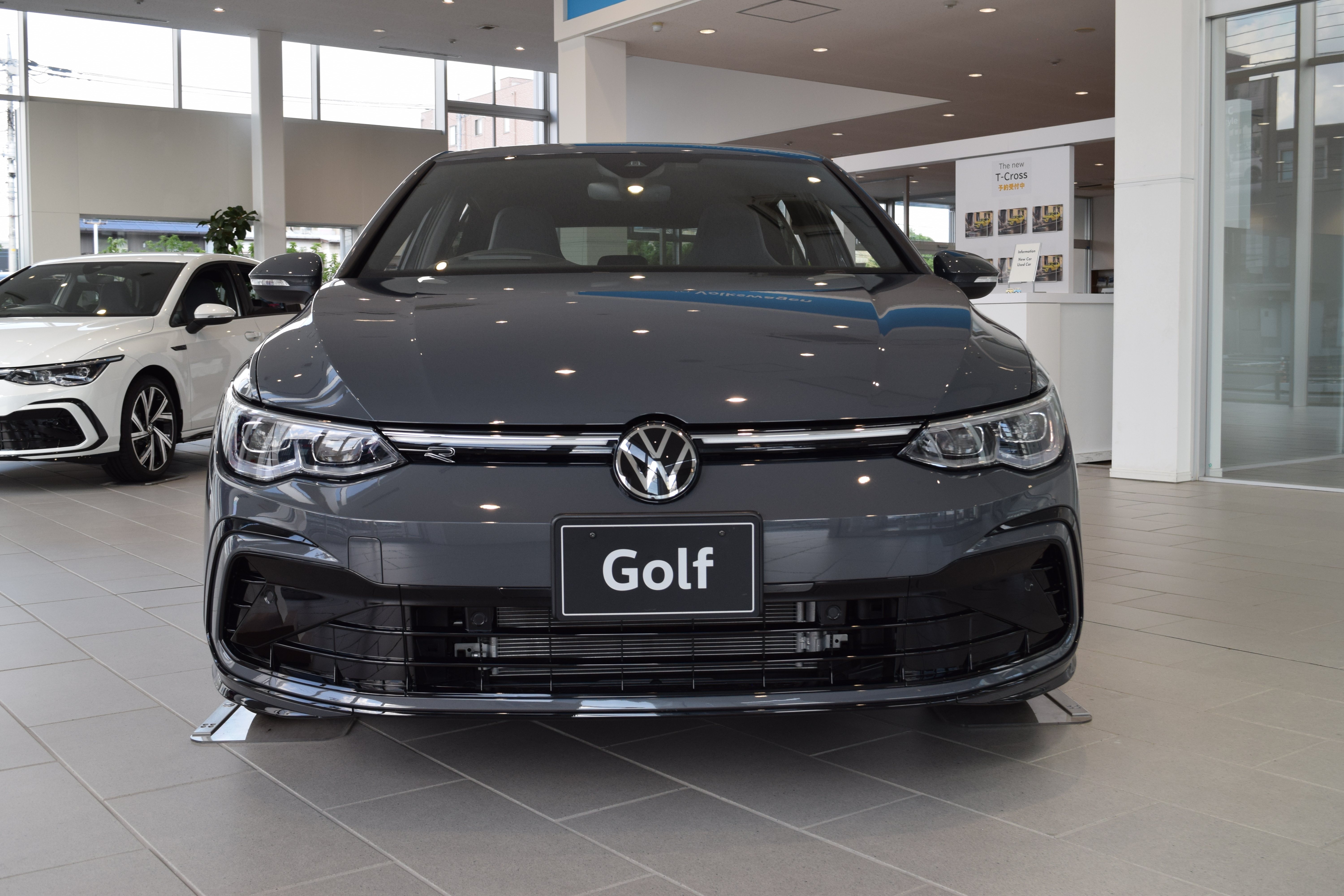 Golf eTSI R-Line Platinum Edition