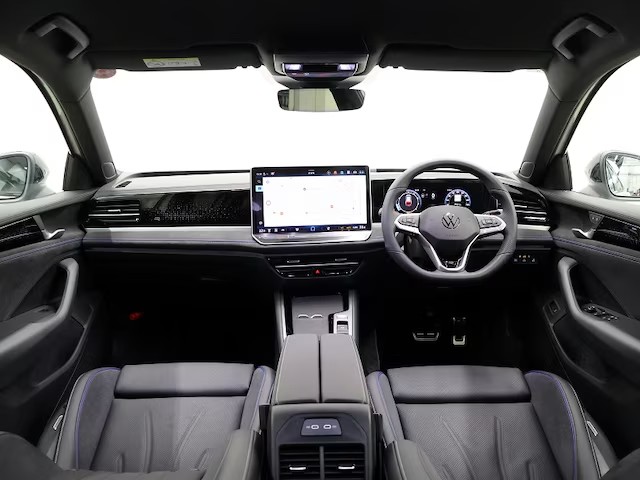 New Passat eTSI R-Line Leather DCCの画像4