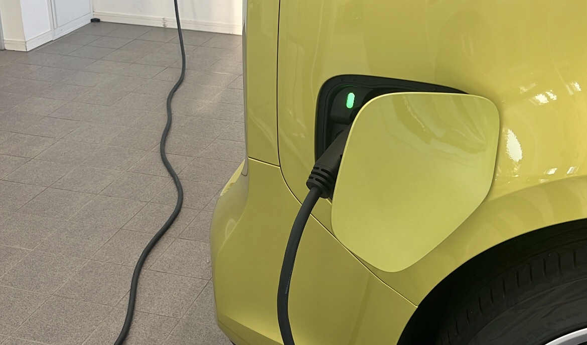 9790B2E2-2AF5-472F-B14A-C9DBC28A2352